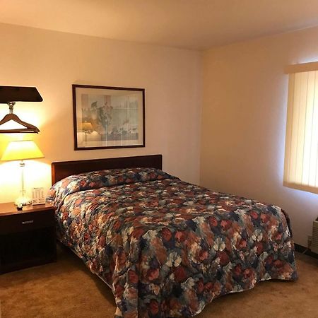Mcgovern'S Motel And Suites Sun Prairie Buitenkant foto