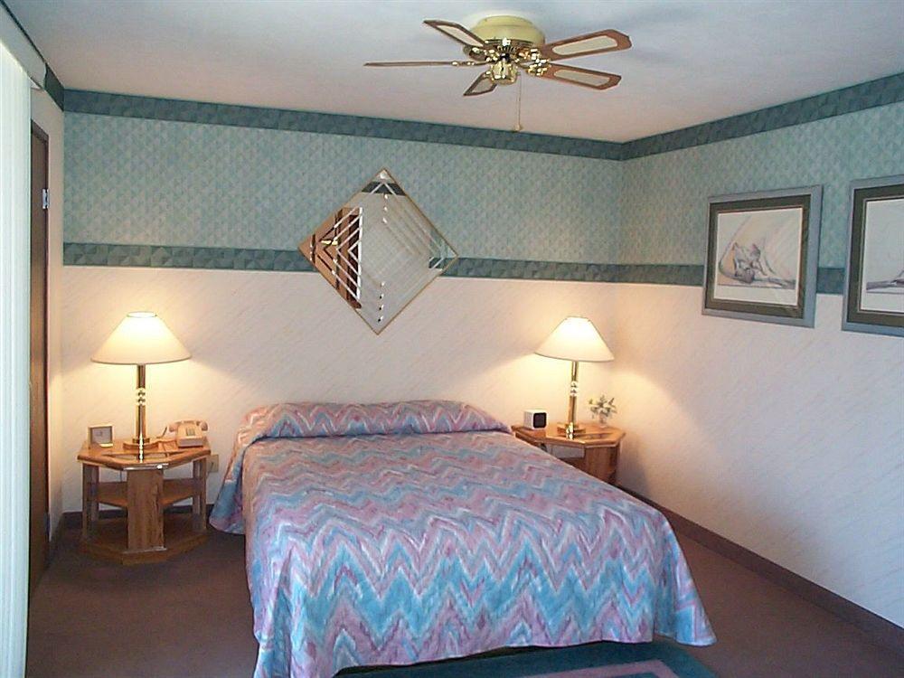 Mcgovern'S Motel And Suites Sun Prairie Buitenkant foto