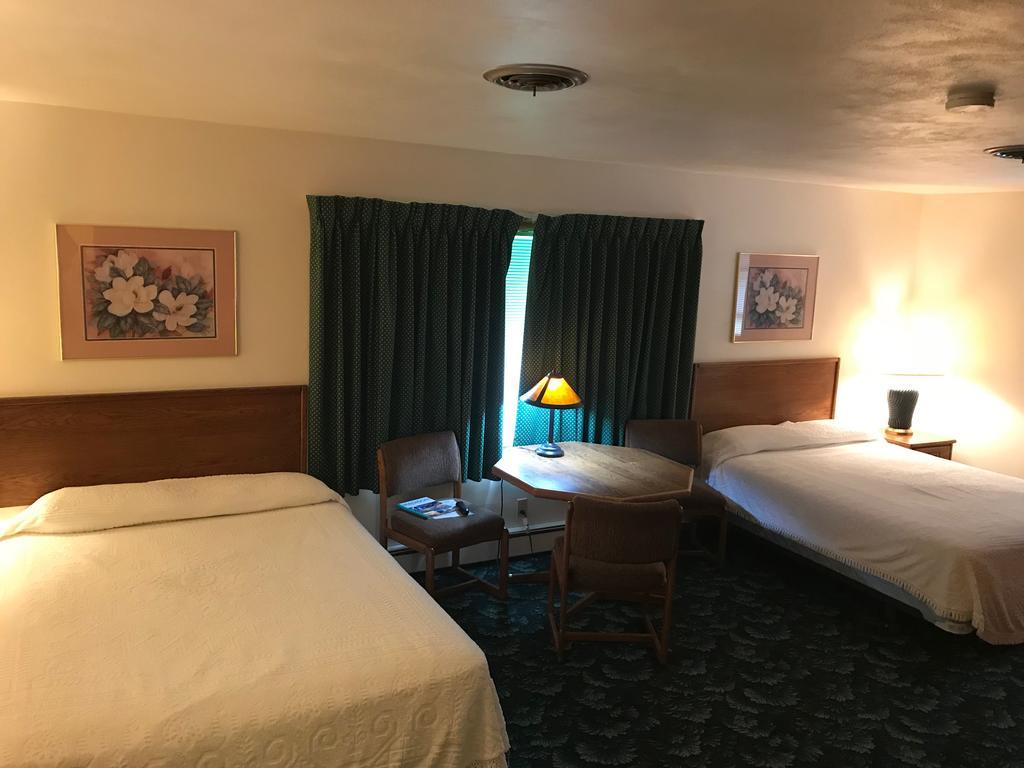 Mcgovern'S Motel And Suites Sun Prairie Buitenkant foto