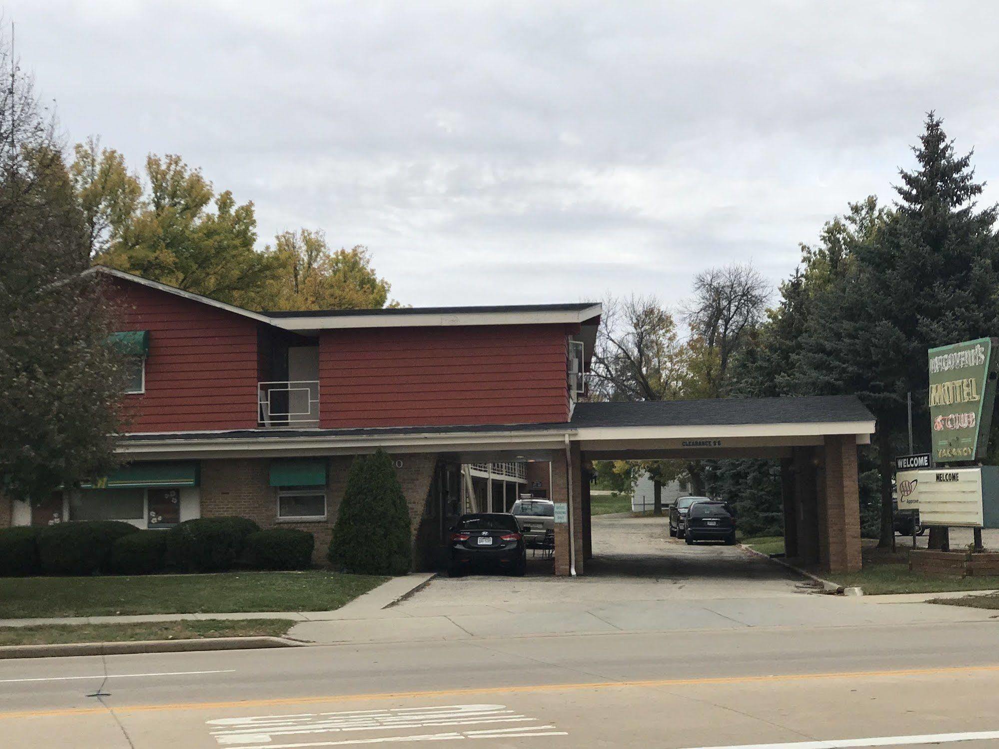 Mcgovern'S Motel And Suites Sun Prairie Buitenkant foto