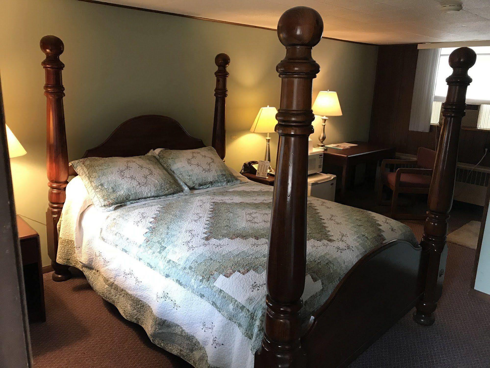 Mcgovern'S Motel And Suites Sun Prairie Buitenkant foto